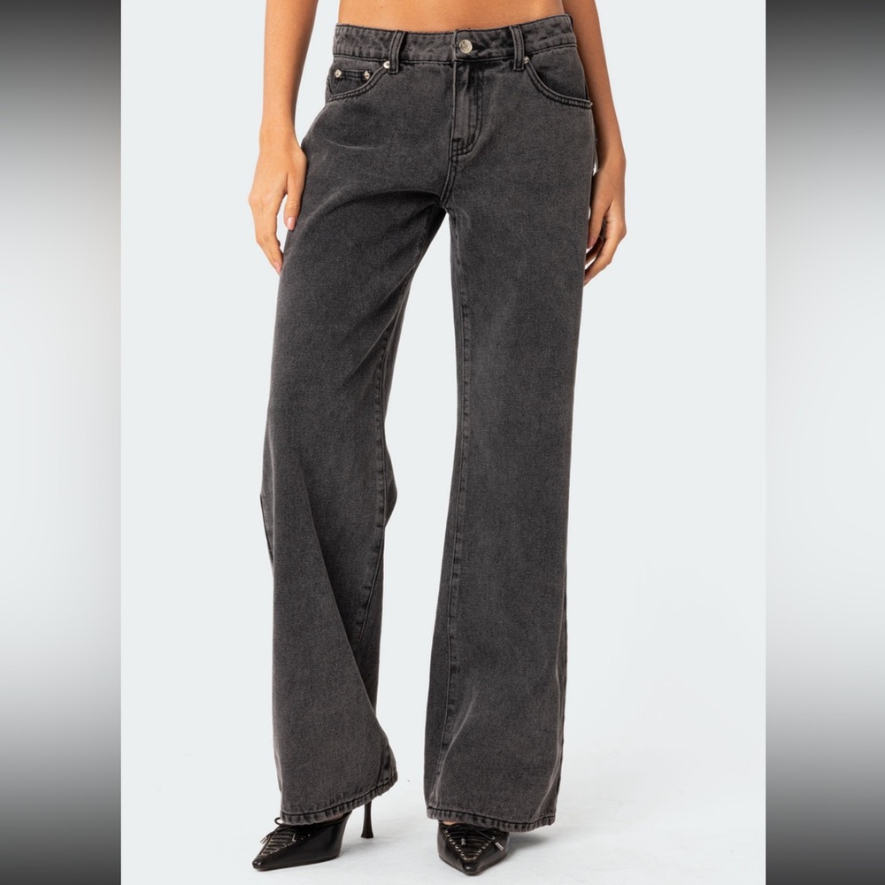 Edikted Raelynn Washed Low Rise Jeans blackout